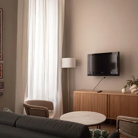 Puerta De La Ribera Centro 公寓式酒店 4*
