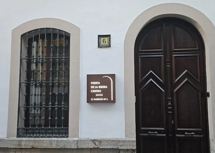 Puerta De La Ribera Centro מלון דירות